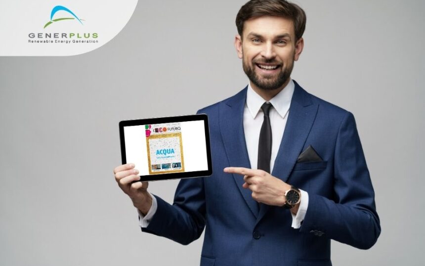 un uomo tiene in mano un pad che trasmette la copertina del nuovo Ecofuturo Magazine